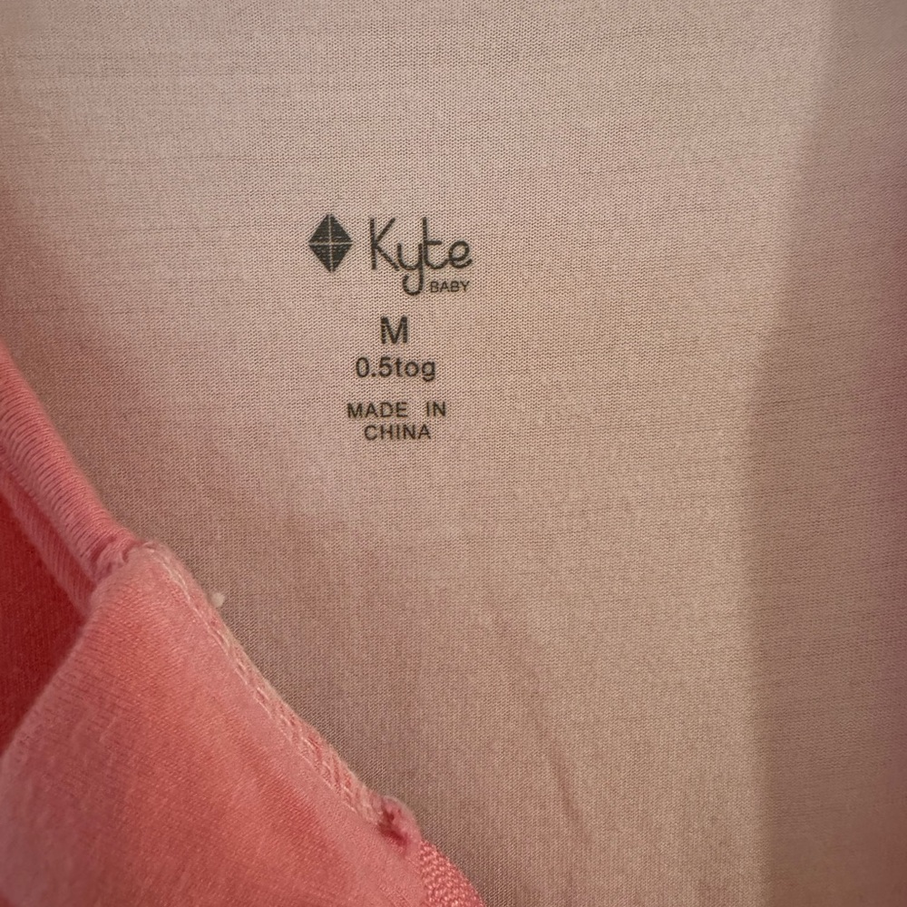 Kyte Rose .5 tog Sleepsack - Picture 2 of 5